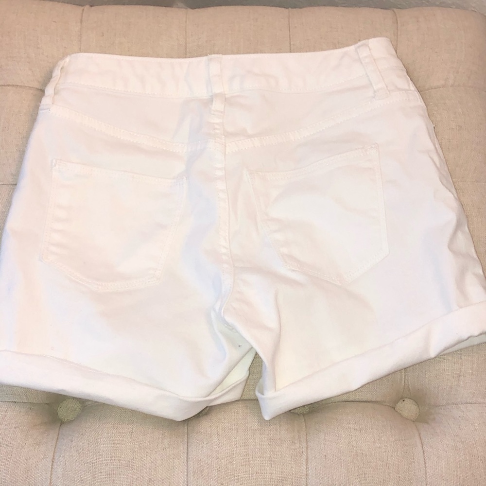 White Ripped shorts Universal Thread - Picture 6 of 6